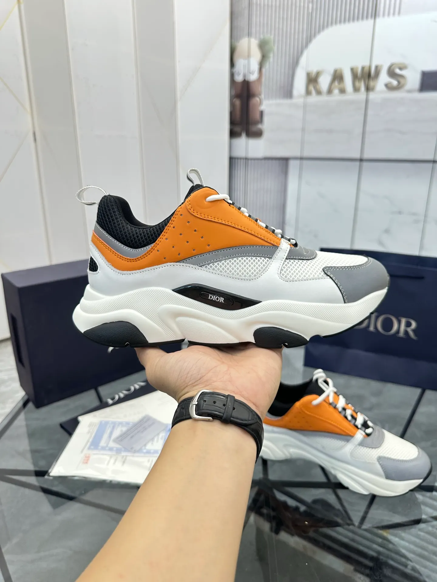 Men's shoes: 💰P460¥ Ready in Guangzhou, fully packaged Product trademark: Dior* "Dior*" low-top casual shoes Regular size: 38-46 (can be customized to 47) B22 Product materials: imported cowhide leather upper spliced ​​with original fabric, breathable lining, original outsole. Number: 920